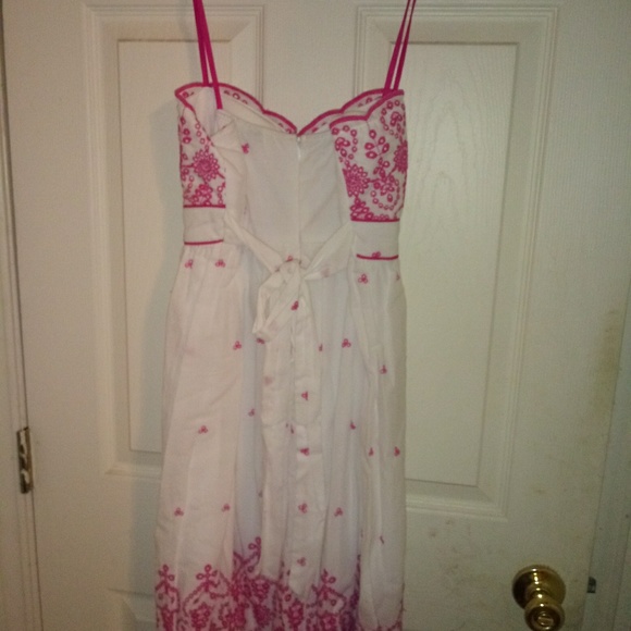 Spring dress - Picture 3 of 3